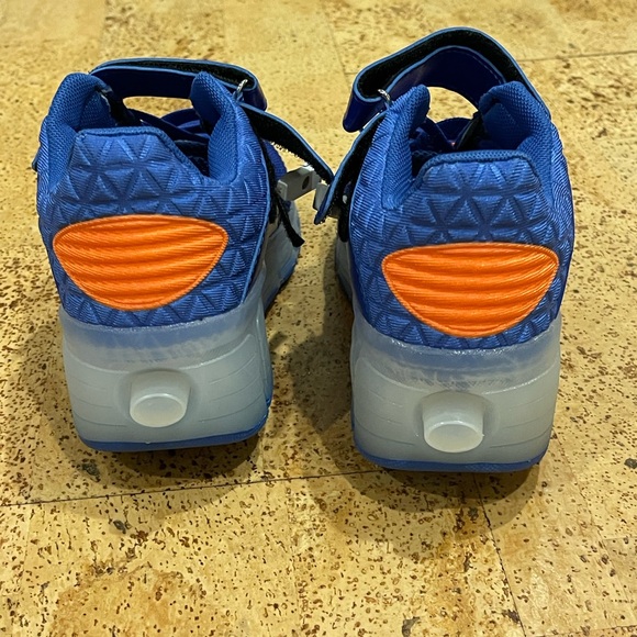 SDSPEED 7 Colors LED Kids Roller Skate Shoes with Single Wheel Shoes SZ 34/ 2,5 - Picture 9 of 16